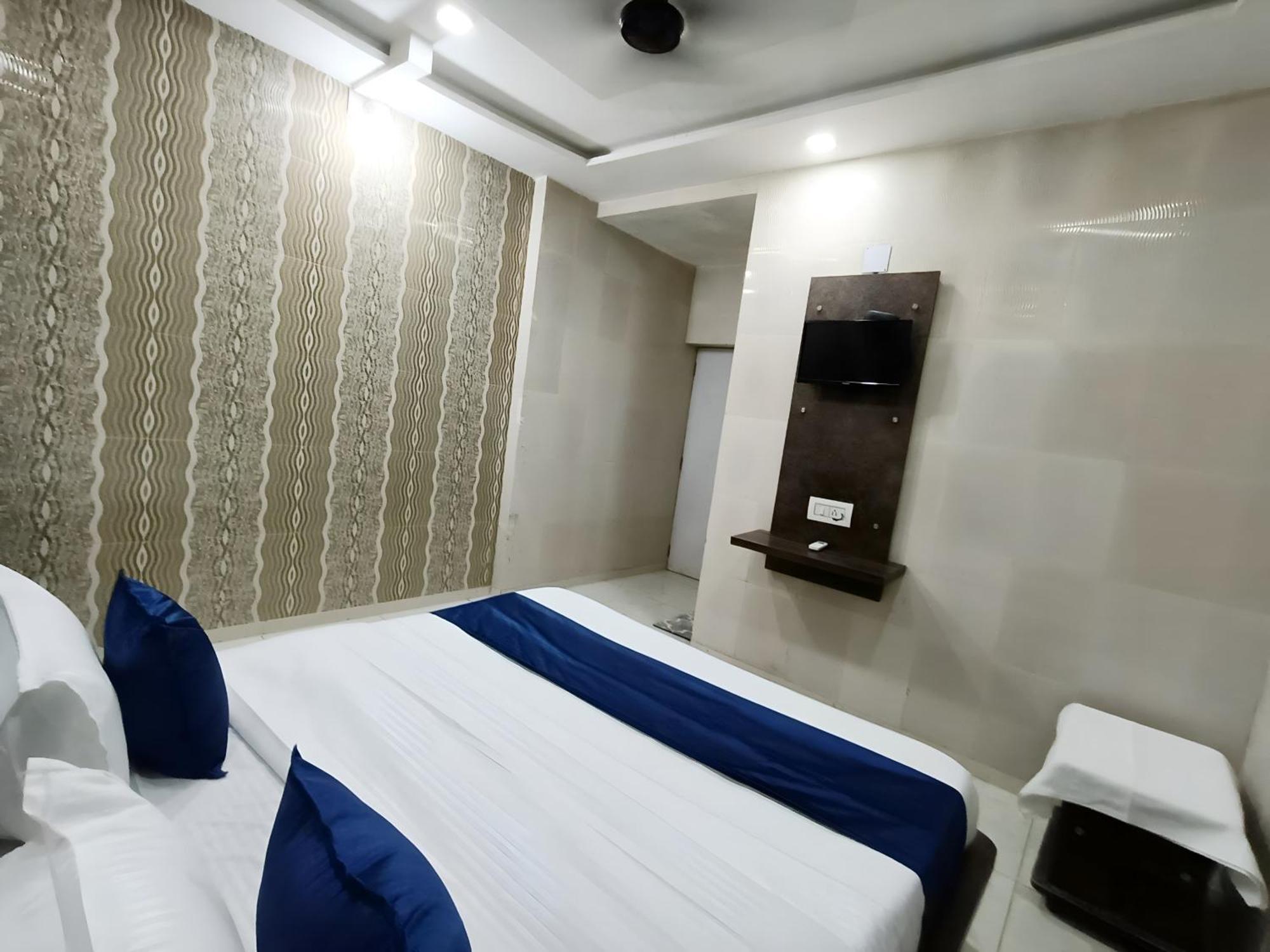 Hotel Shree Nath - 200 Meters From Dwarkadhish Temple Buitenkant foto