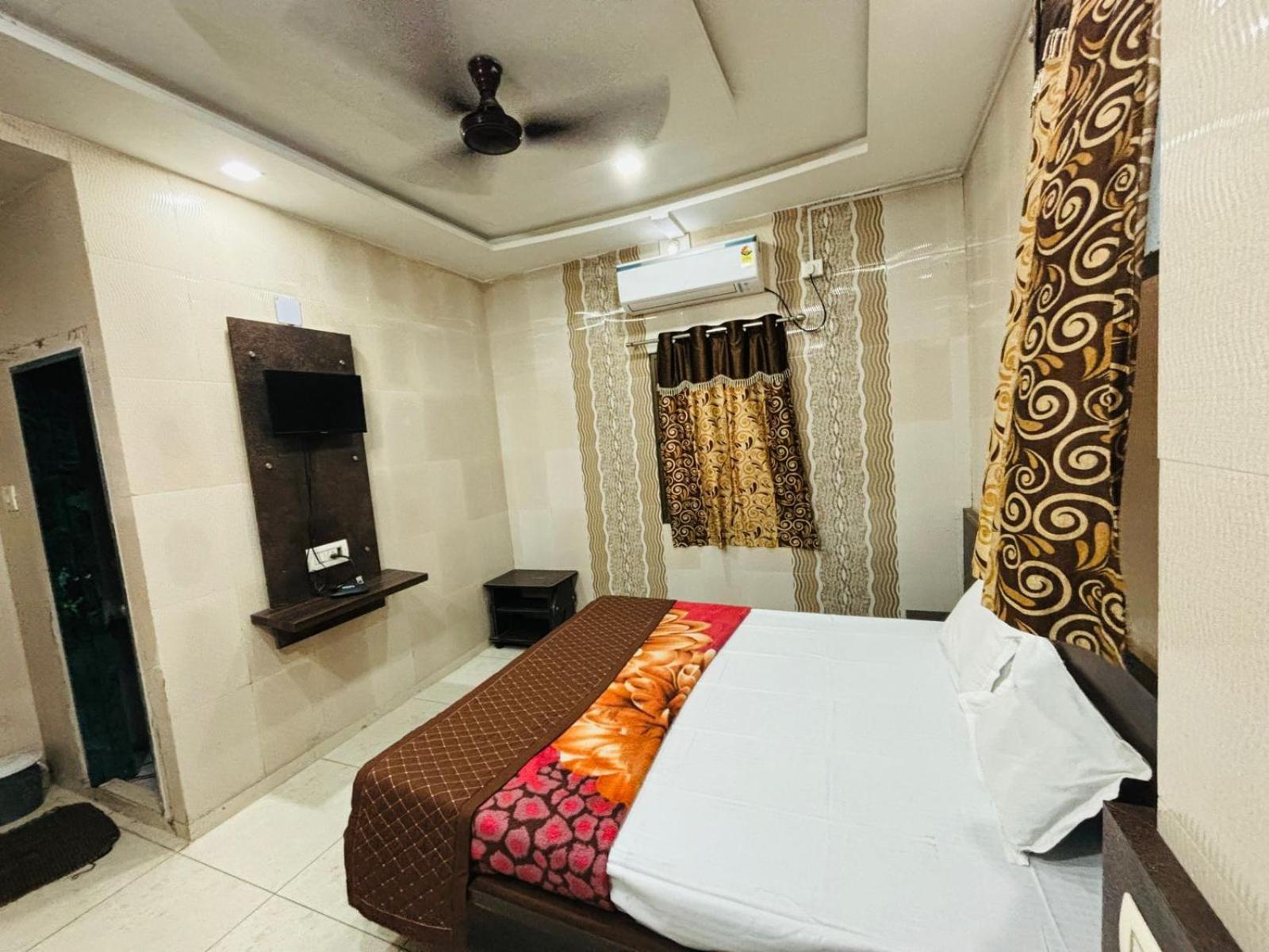Hotel Shree Nath - 200 Meters From Dwarkadhish Temple Buitenkant foto