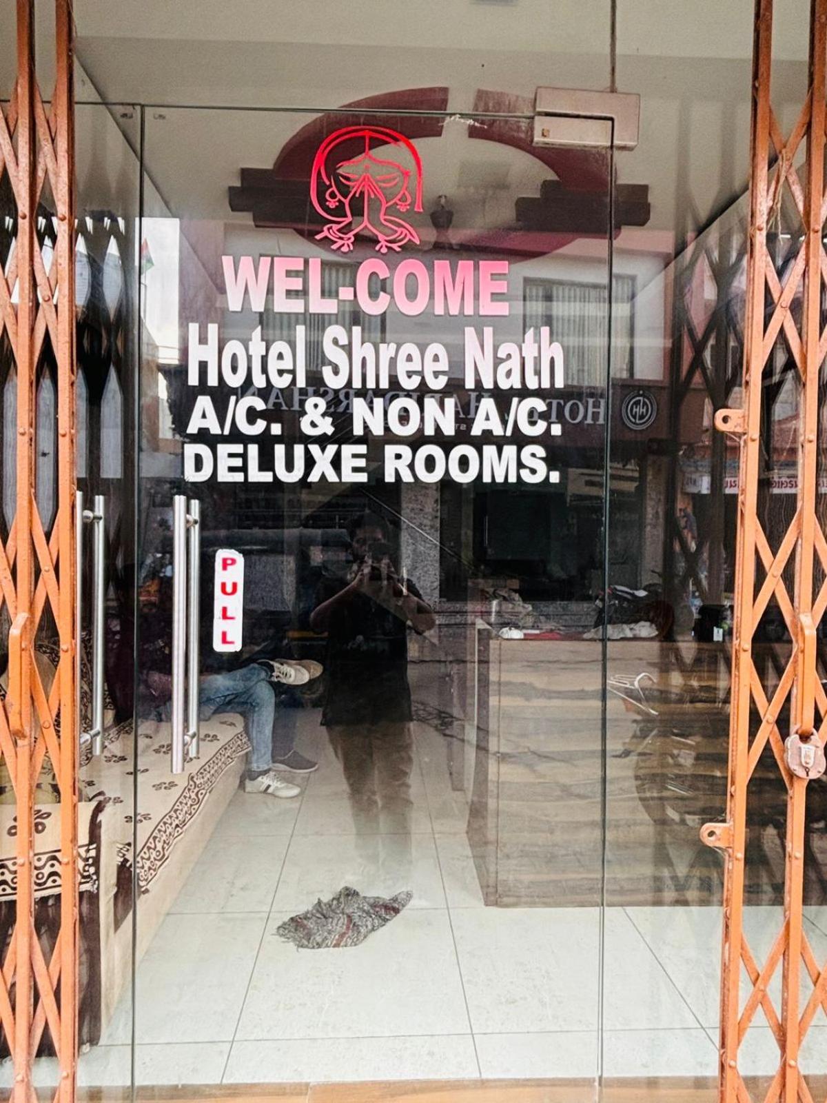 Hotel Shree Nath - 200 Meters From Dwarkadhish Temple Buitenkant foto